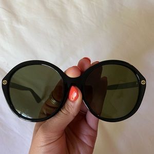 GUCCI round bee sunglasses  (BRAND NEW)